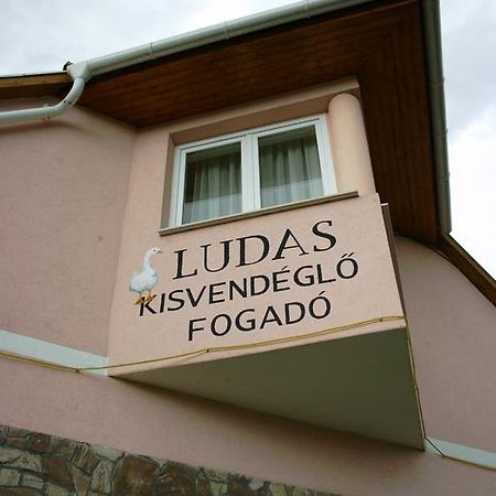 Ludas Fogado Nagyalásony Exterior photo